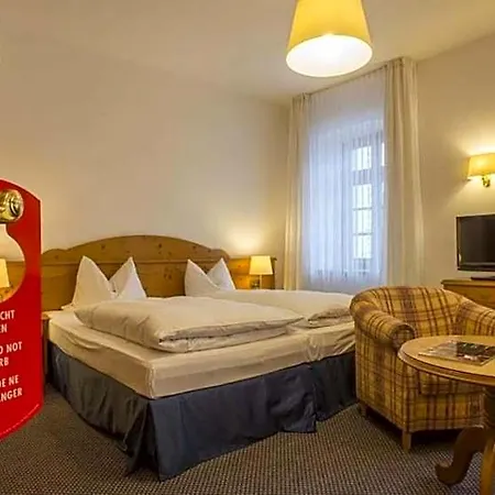 Donner Hotel 3*